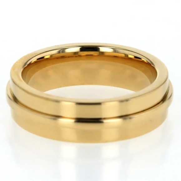 Tiffany T Wide Ring in 18k Gold - Picture 3 of 8
